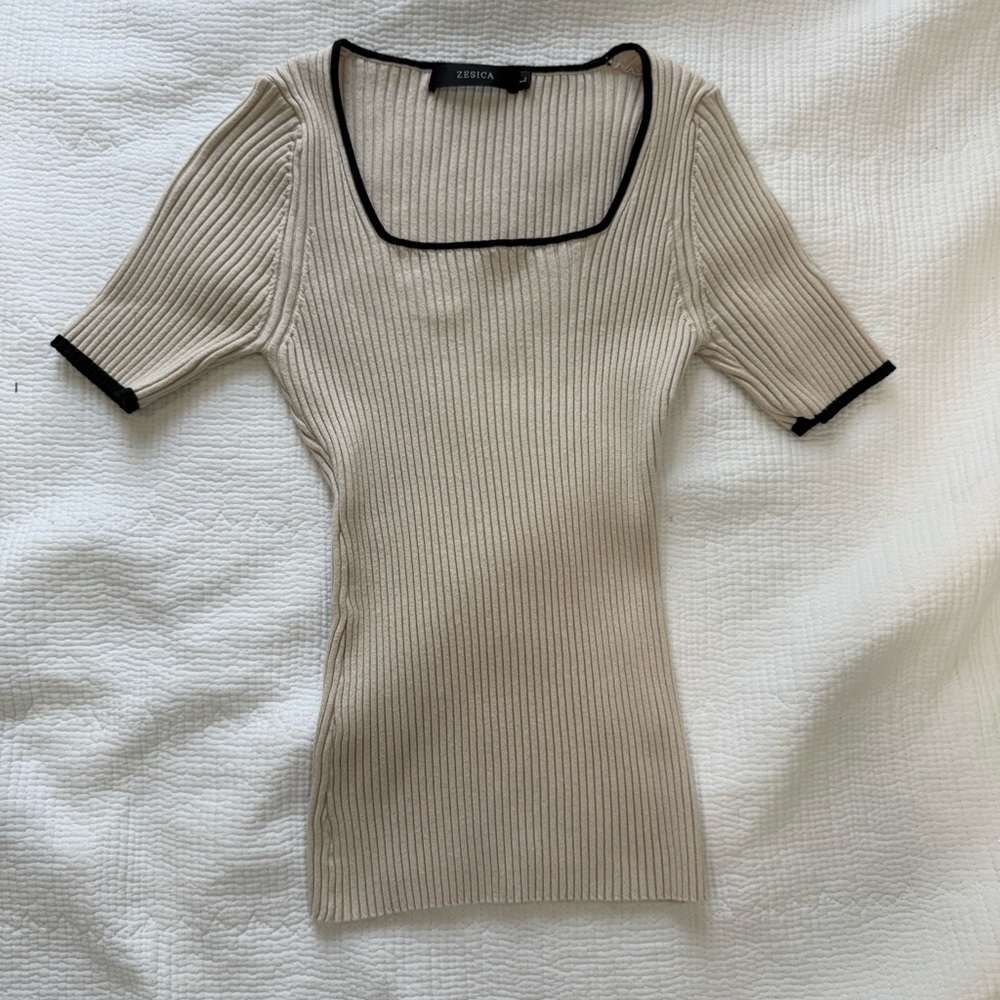 Zesica Cream Ribbed Square Neck Tee with Black Trim